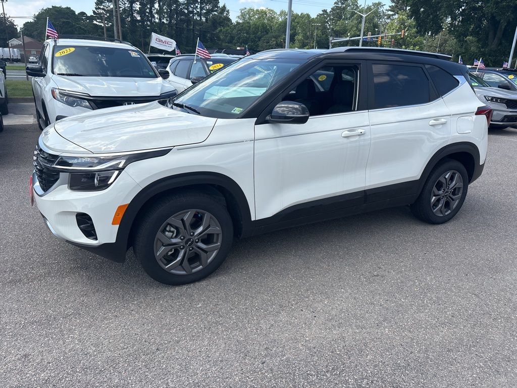 Used 2024 Kia Seltos SX AWD/4WD image 2