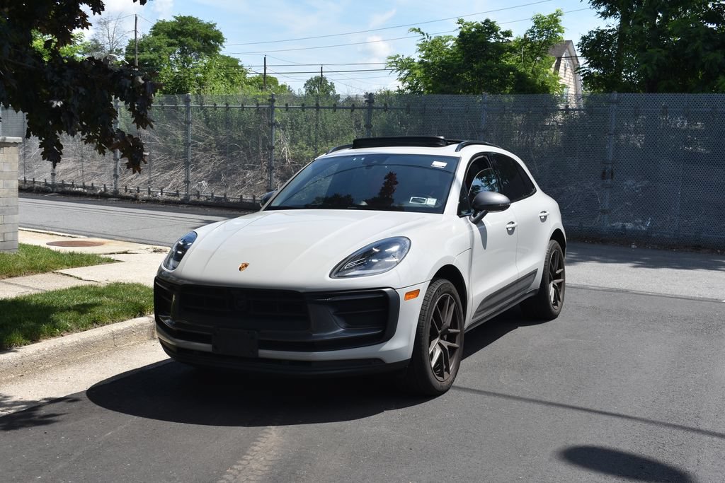 Used 2023 Porsche Macan Turbo AWD/4WD image 3