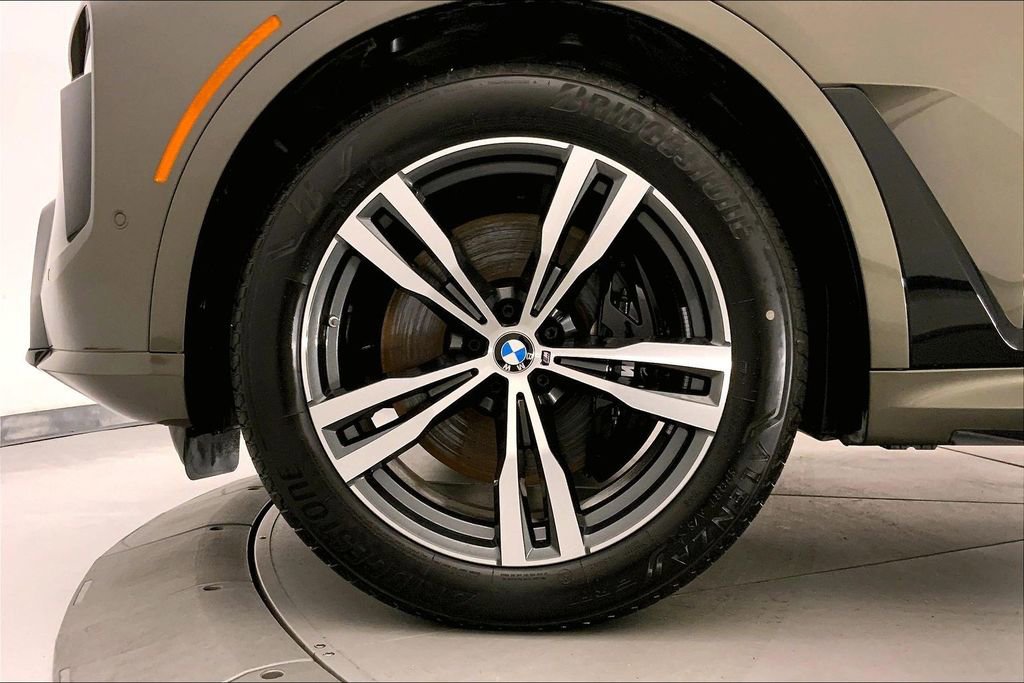 Used 2026 BMW X7 xDrive40i image 8