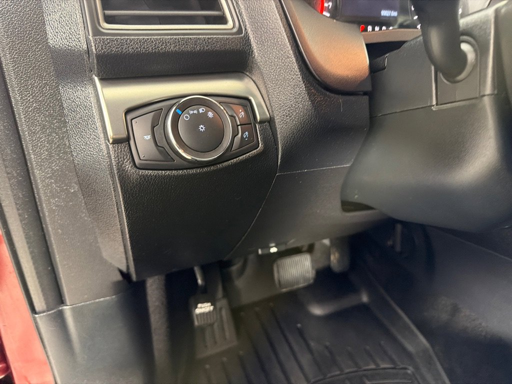 Used 2018 Ford Explorer XLT FWD image 12