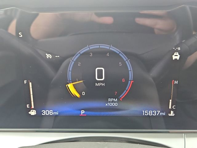 Used 2025 Chevrolet Trax LT w/ Driver Confidence Package image 16