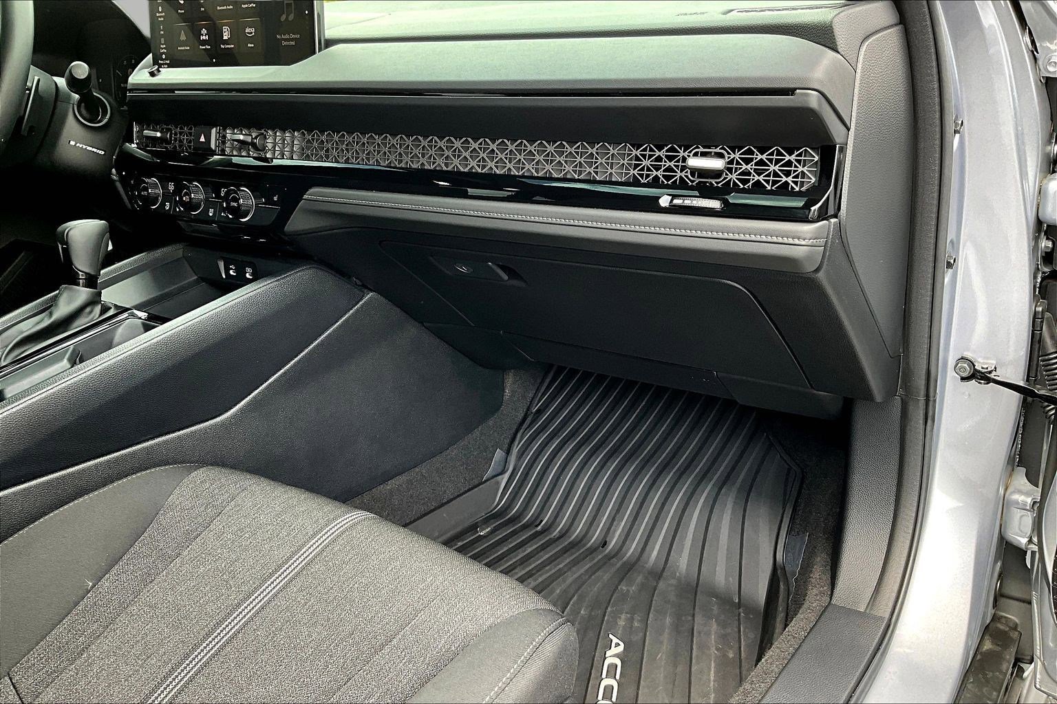 Used 2025 Honda Accord Sport image 28