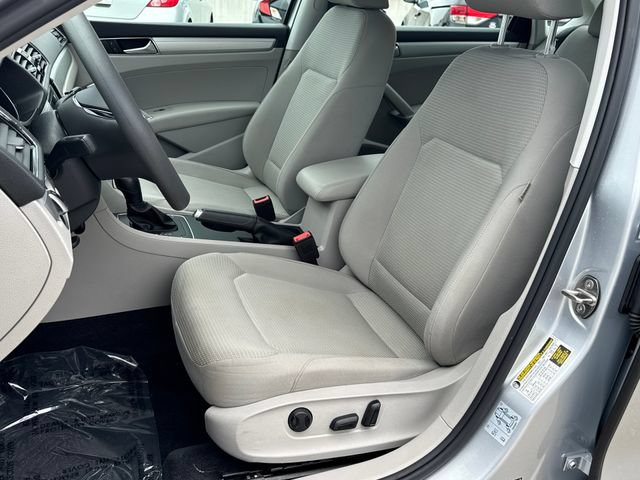 Used 2018 Volkswagen Passat 2.0T S w/ Driver Assistance Package FWD image 13