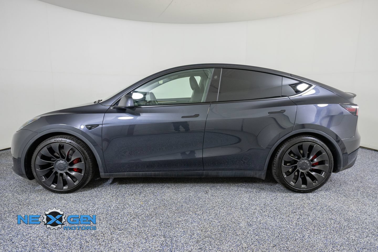 Used 2025 Tesla Model Y Performance AWD/4WD image 4