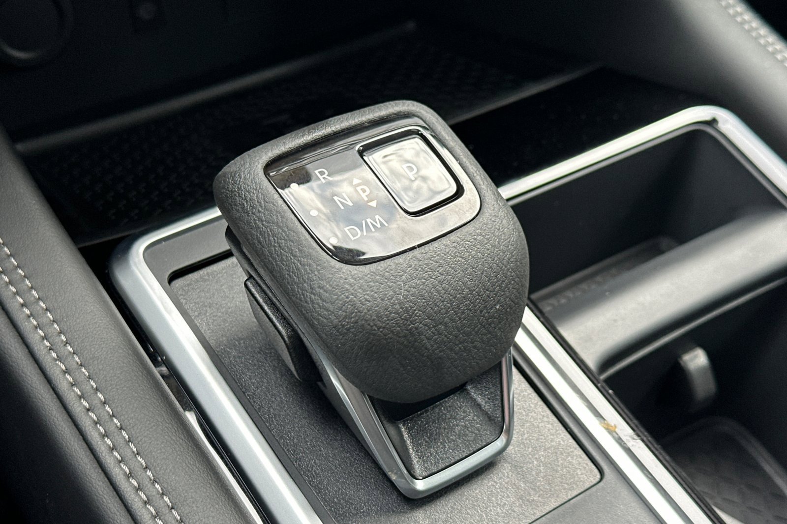 New 2025 Nissan Pathfinder Platinum w/ Black Appearance Package image 27