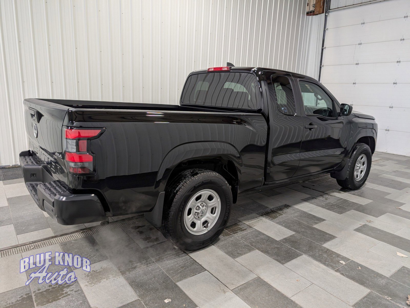 Used 2025 Nissan Frontier S image 5