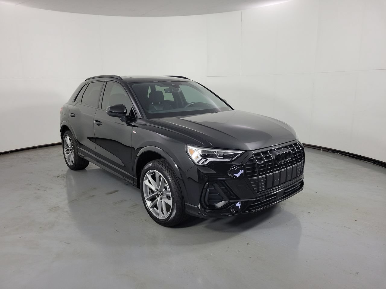 Used 2024 Audi Q3 2.0T Premium AWD/4WD image 4