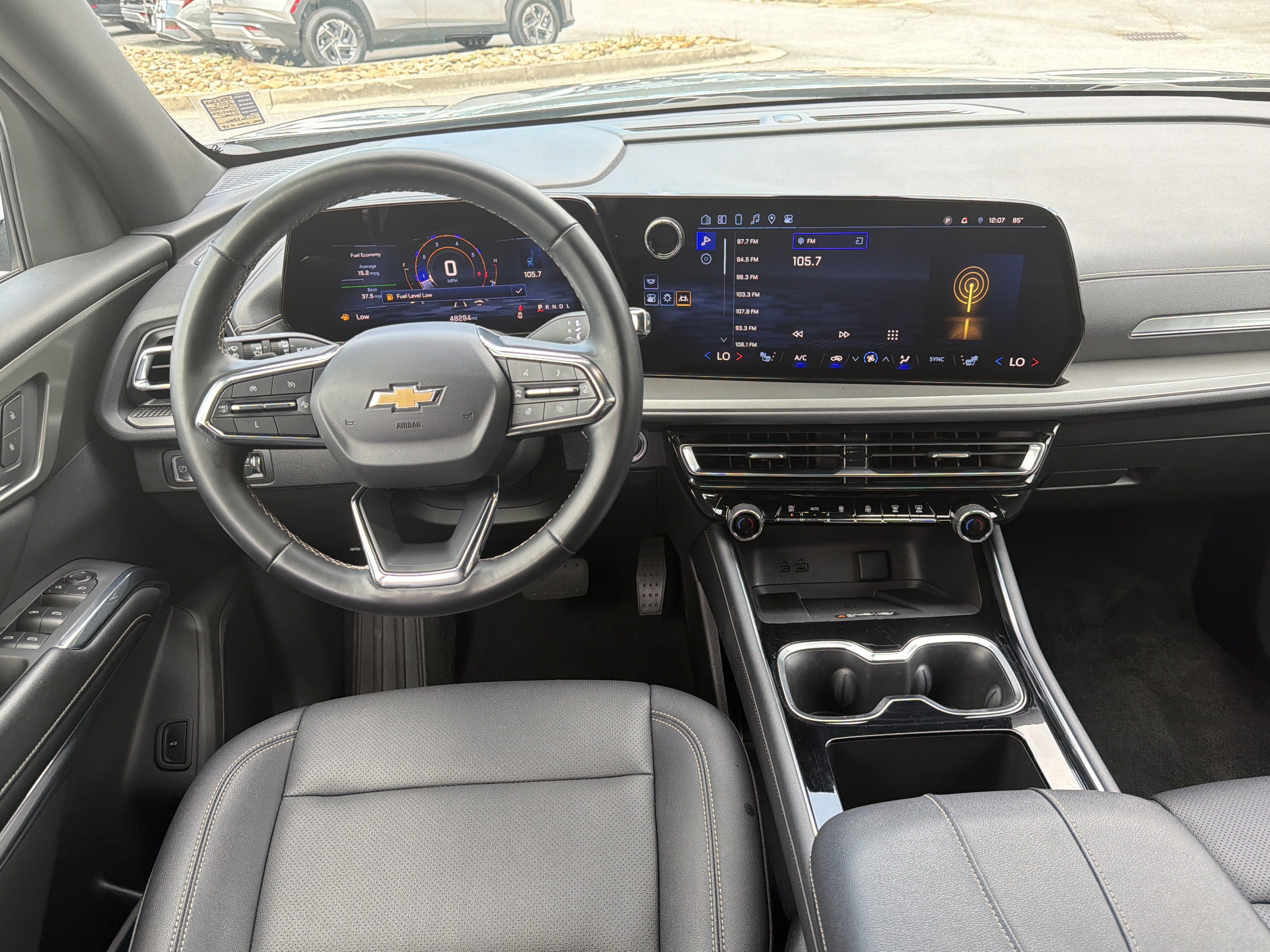 Used 2025 Chevrolet Traverse LT FWD image 28