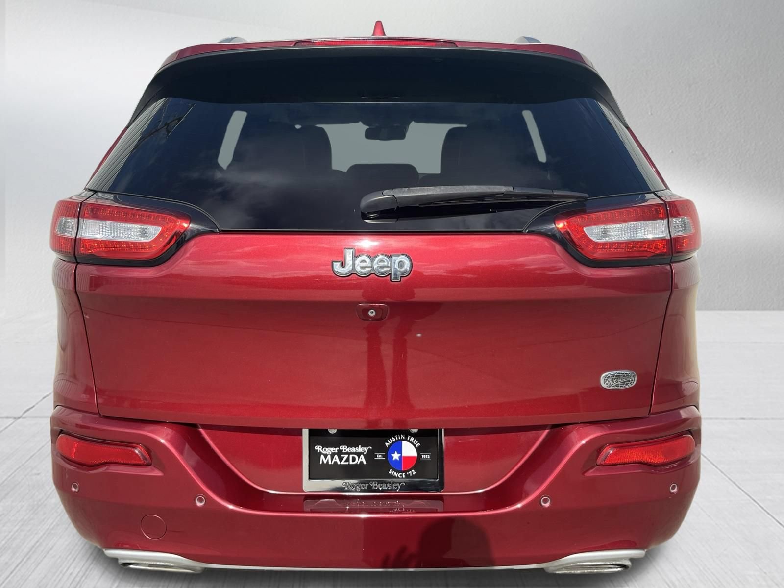 Used 2017 Jeep Cherokee Overland w/ Technology Group FWD image 7