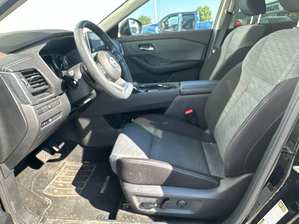 Used 2023 Nissan Rogue SV AWD/4WD image 14
