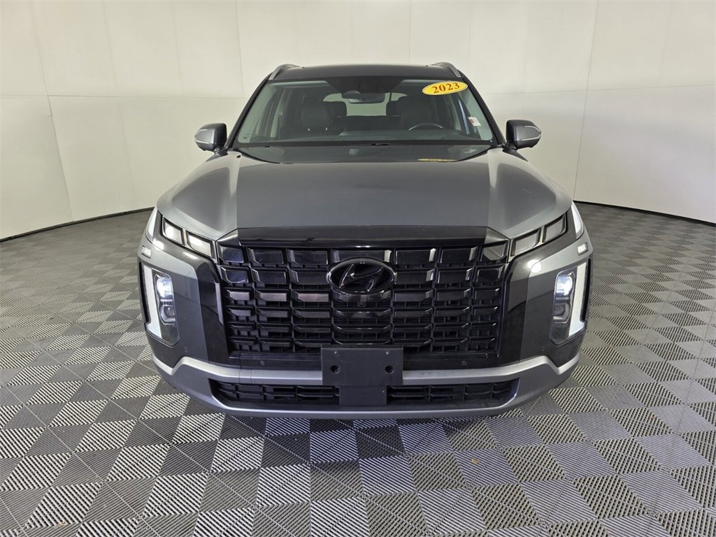 Used 2023 Hyundai Palisade Limited image 3