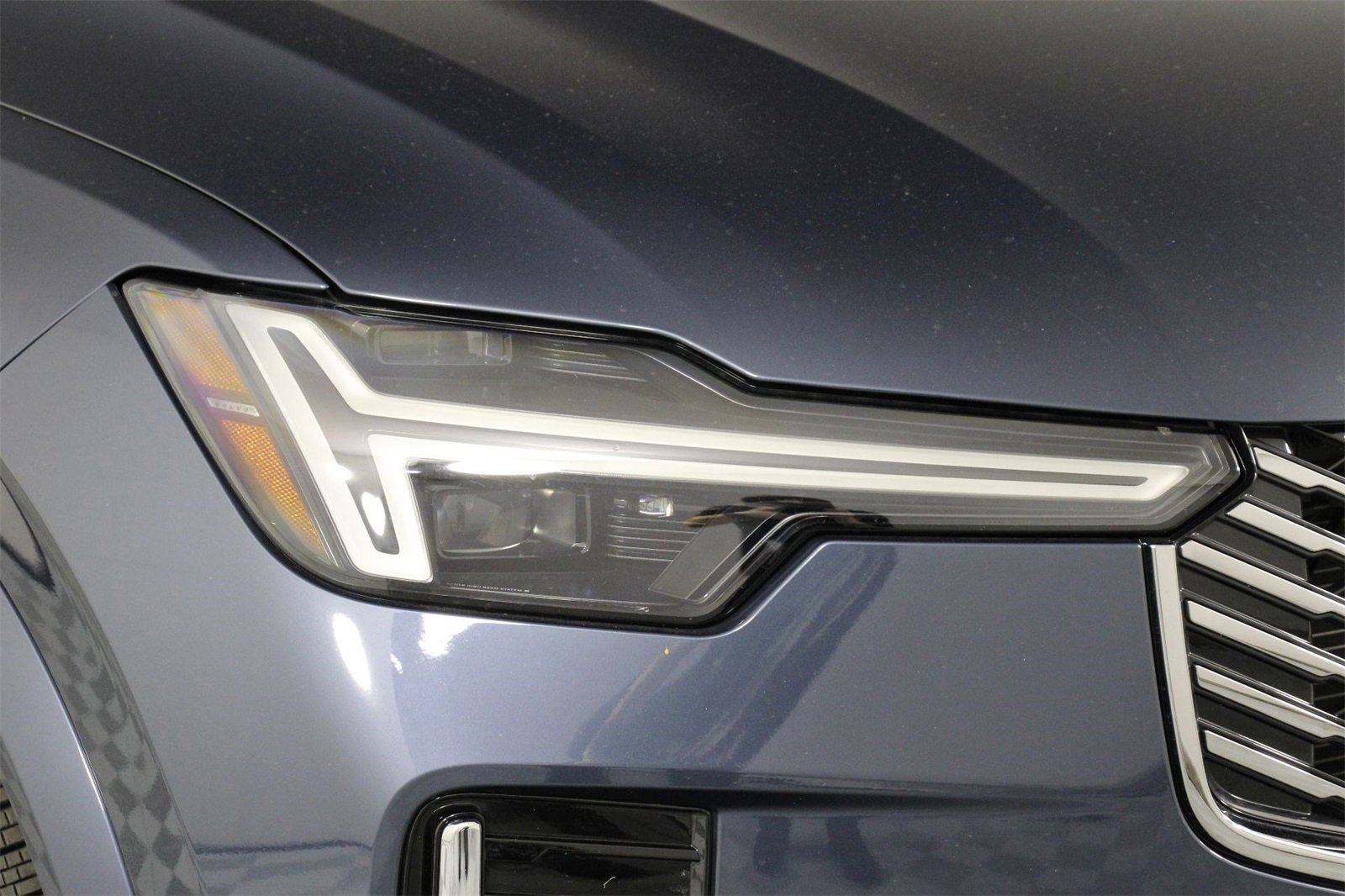 Certified 2025 Volvo XC90 B5 Core image 26