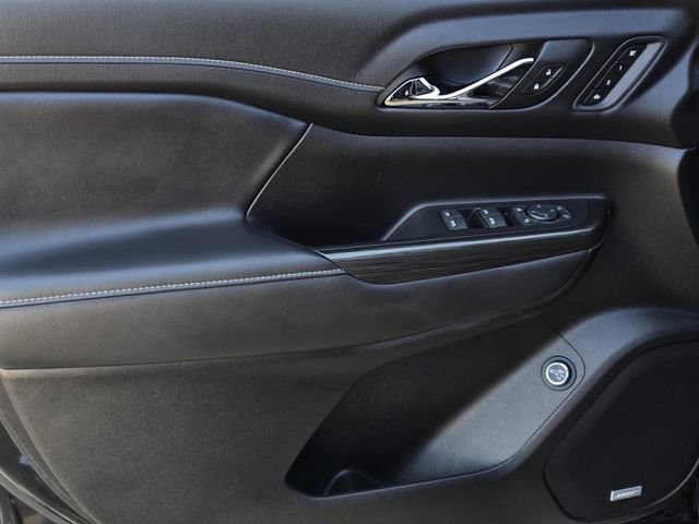 Used 2023 GMC Acadia SLT w/ Elevation Edition image 20