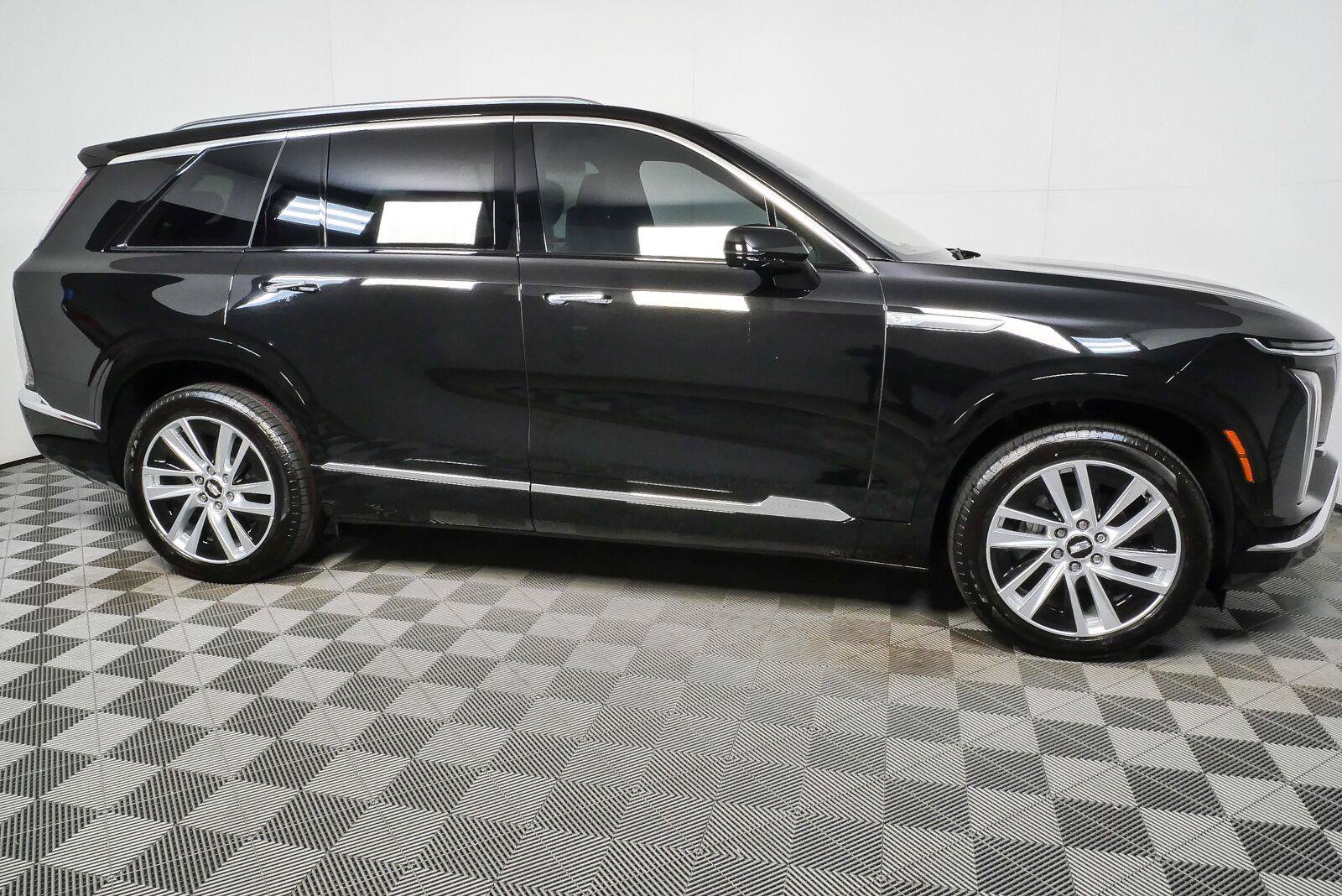 New 2027 Cadillac Vistiq Luxury AWD/4WD image 2
