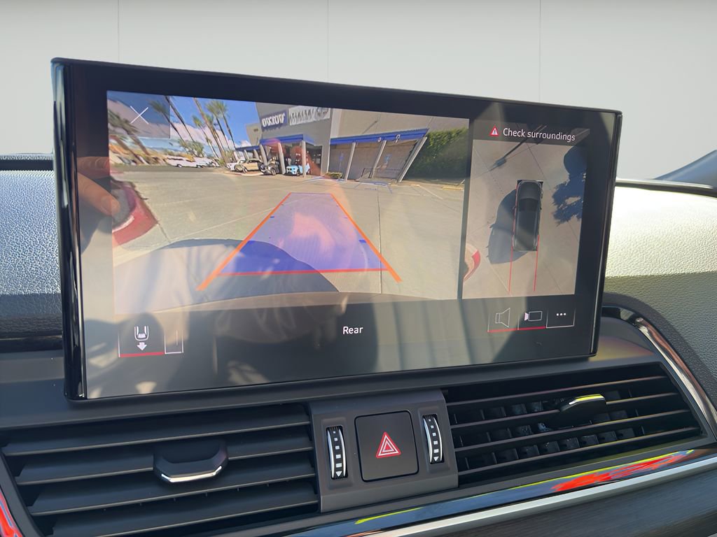 Used 2024 Audi Q5 e Premium Plus w/ Premium Plus Package image 8