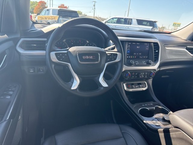 Used 2023 GMC Acadia SLT w/ LPO, Floor Liner Package image 22