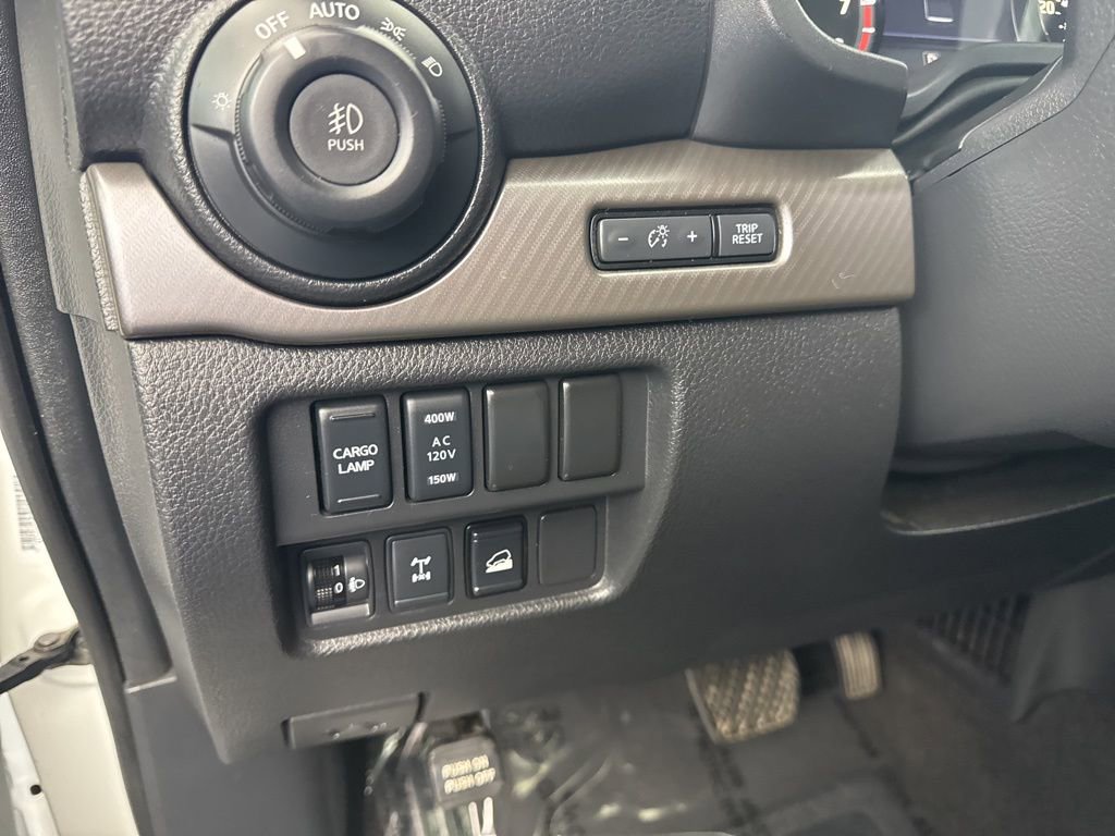 Used 2021 Nissan Titan PRO-4X w/ Pro-4x Convenience Package AWD/4WD image 27