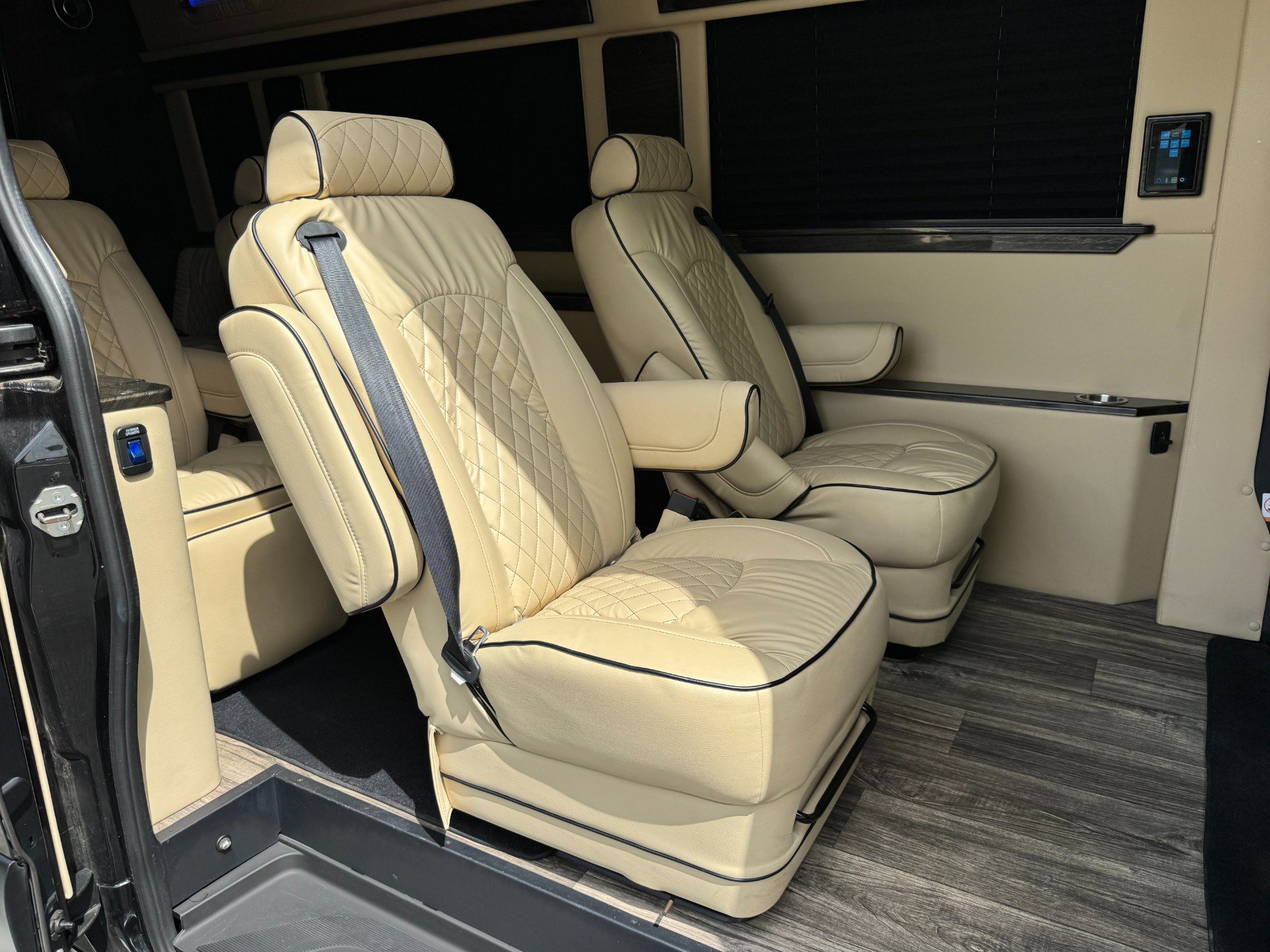 Used 2022 Mercedes-Benz Sprinter 3500 image 57