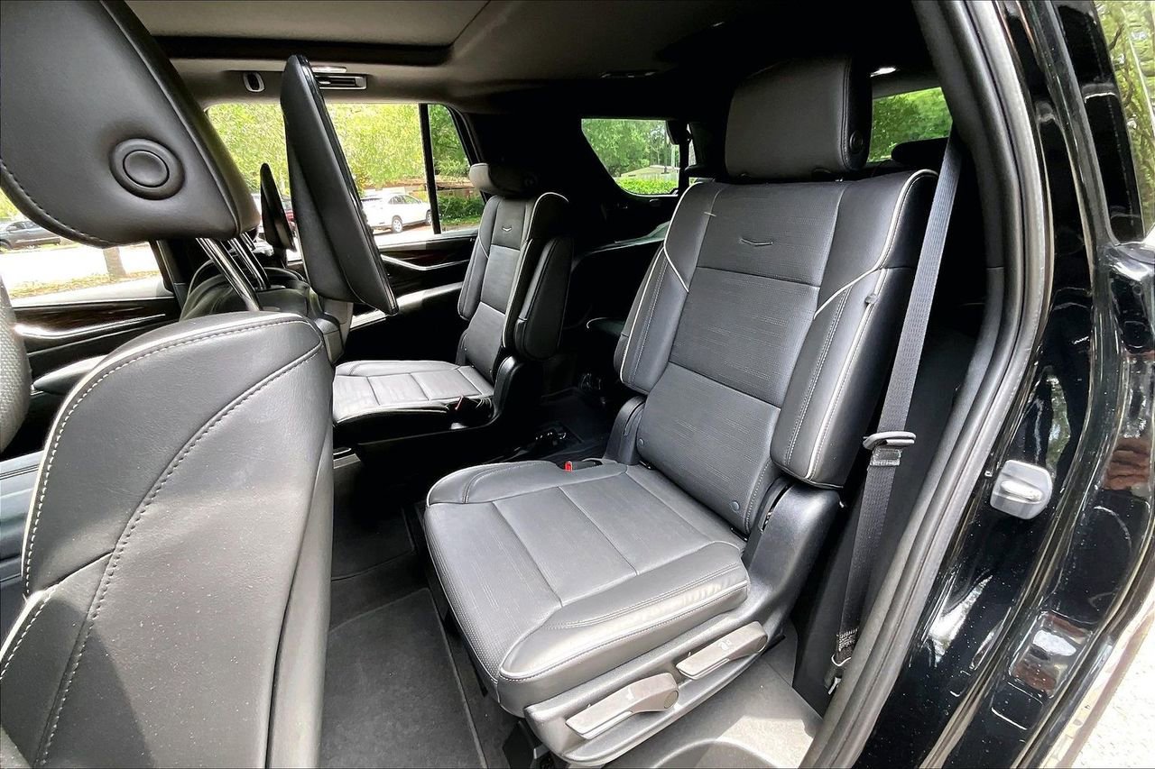 Used 2023 Cadillac Escalade Premium Luxury w/ LPO, Floor Liner Package AWD/4WD image 19