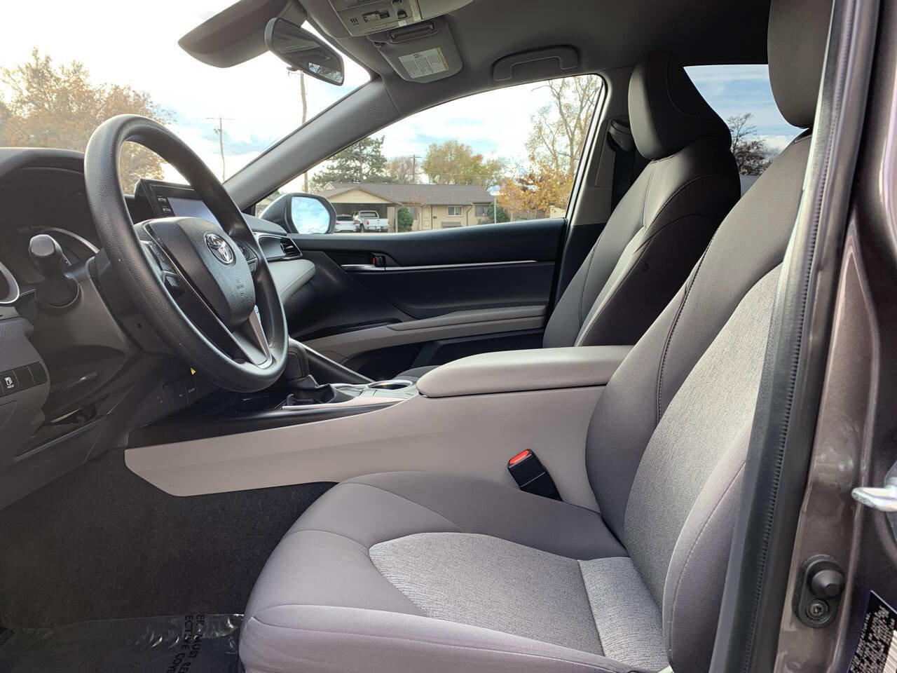 Used 2022 Toyota Camry LE image 7