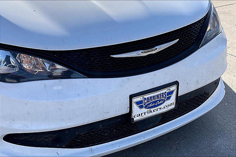 Used 2023 Chrysler Voyager LX FWD image 30