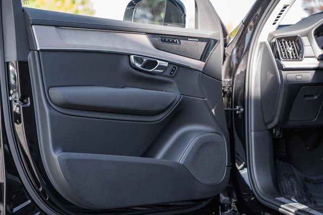 New 2026 Volvo XC90 B6 Plus w/ Protection Package Premier image 36