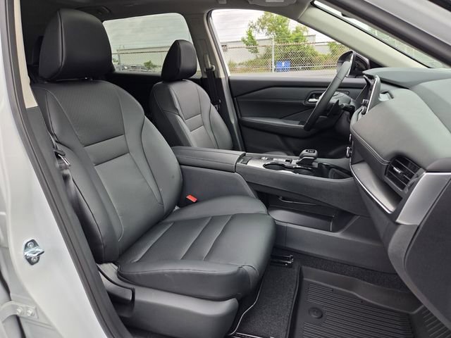 New 2026 Nissan Rogue Dark Armor FWD image 13