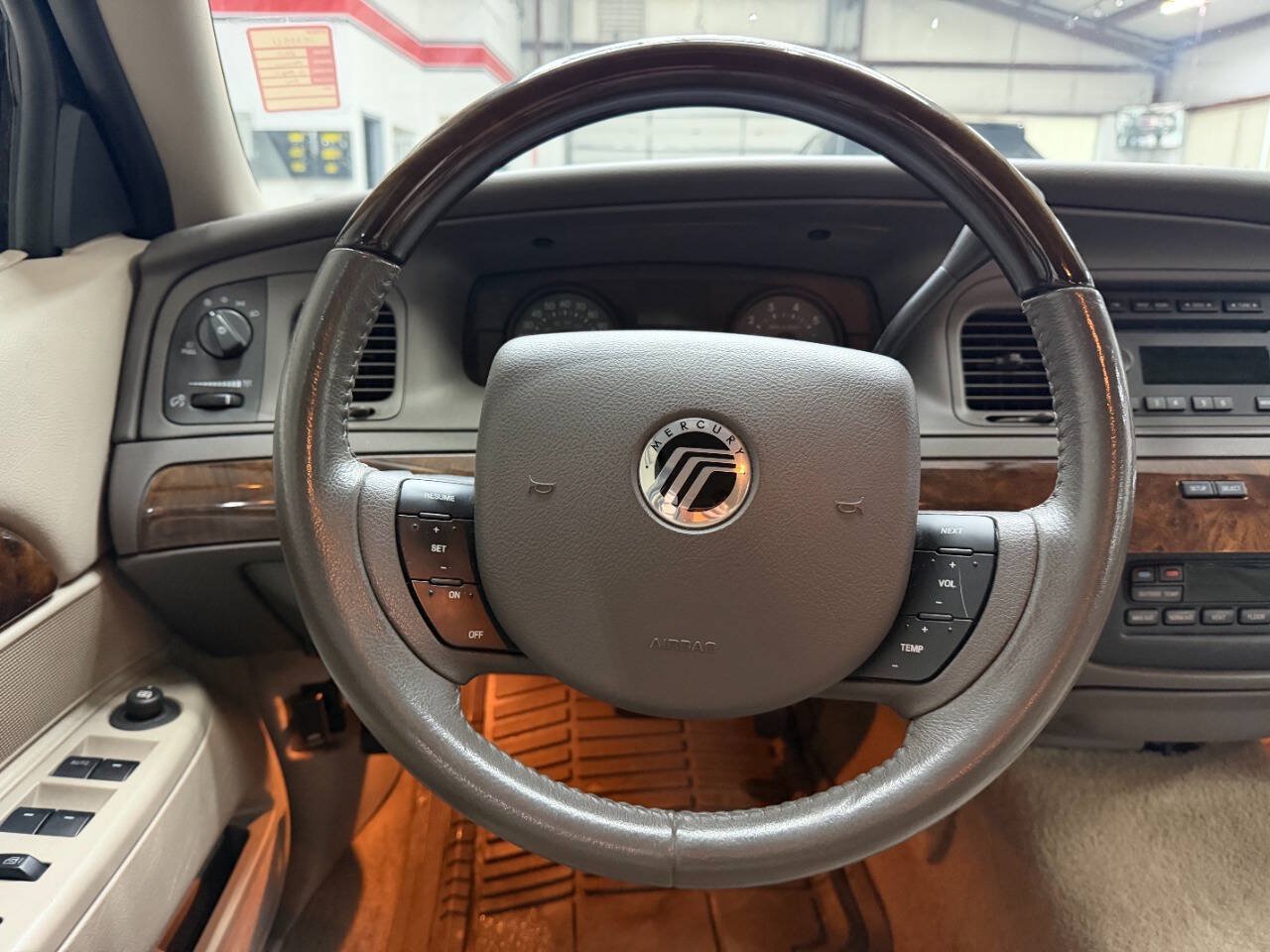 Used 2010 Mercury Grand Marquis LS RWD image 22