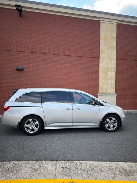 Used 2012 Honda Odyssey Touring Elite image 2