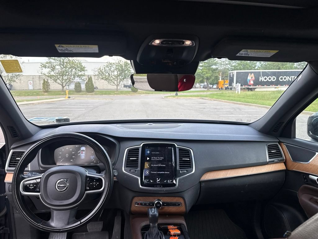 Used 2021 Volvo XC90 T6 Momentum w/ Climate Package AWD/4WD image 15