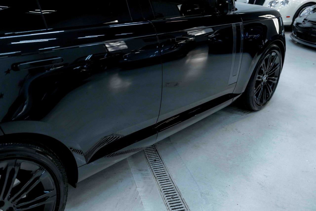 Used 2025 Land Rover Range Rover SE image 22