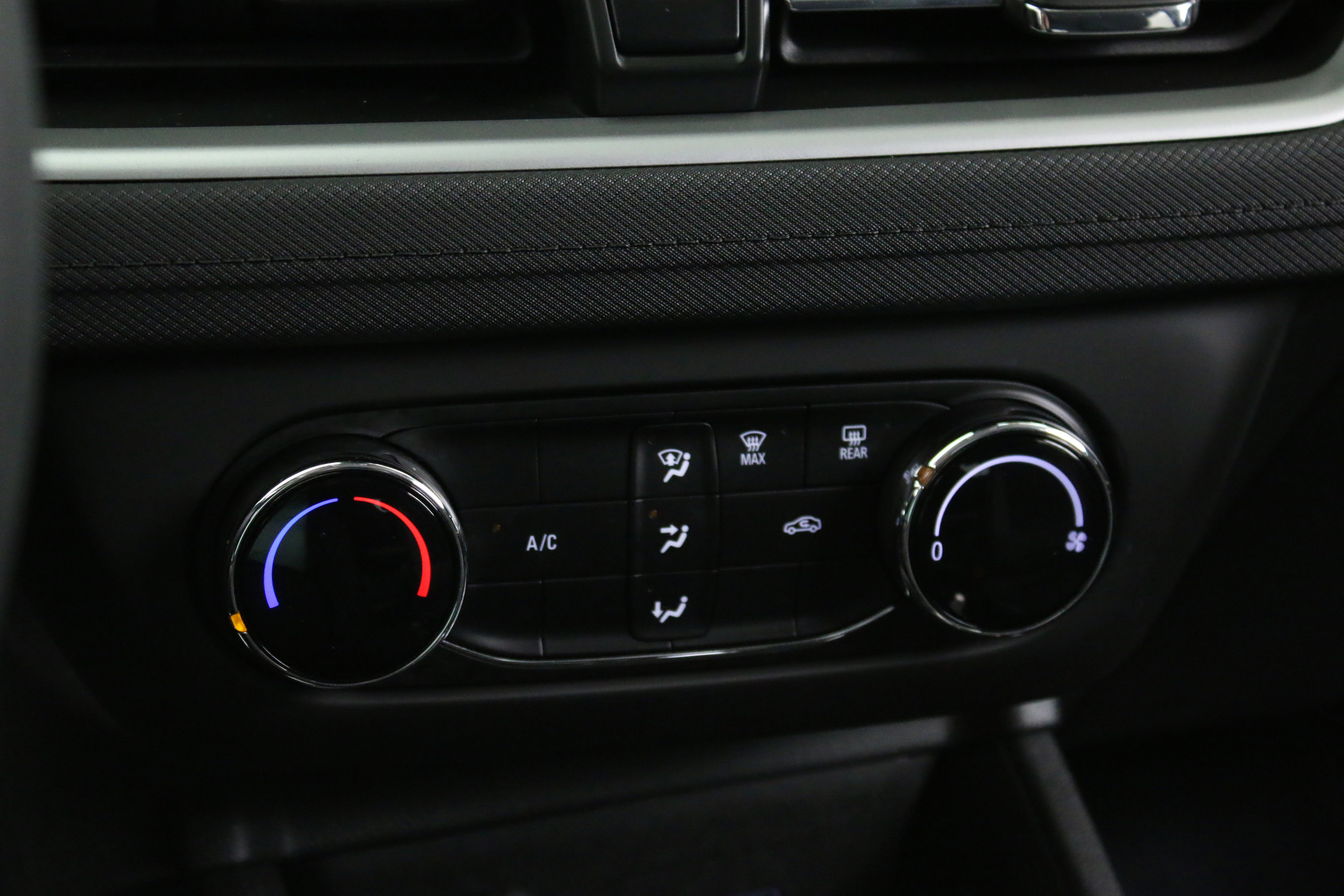 Used 2024 Chevrolet TrailBlazer LS w/ LS Convenience Package FWD image 19