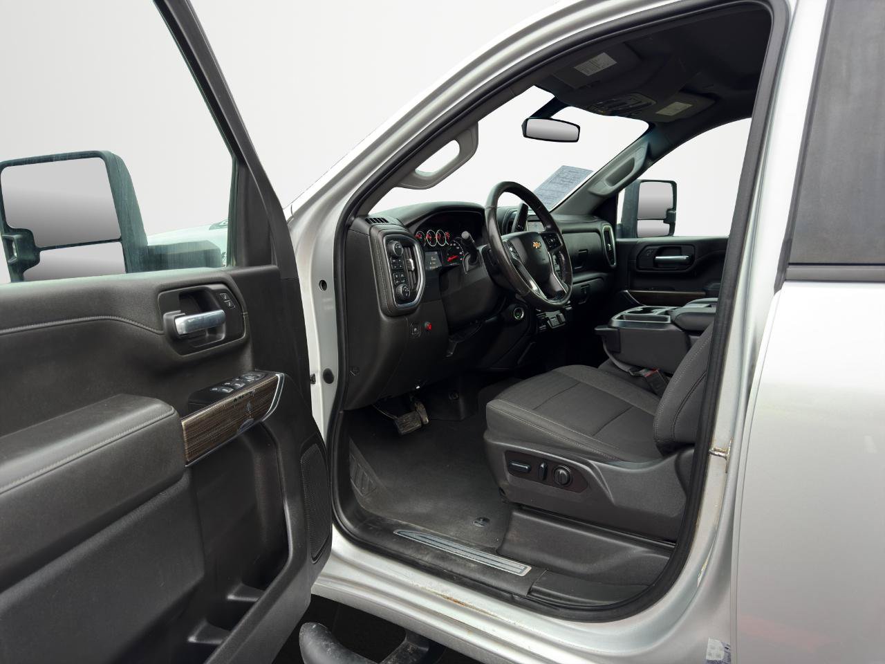 Used 2022 Chevrolet Silverado 3500 LT w/ Convenience Package AWD/4WD image 12
