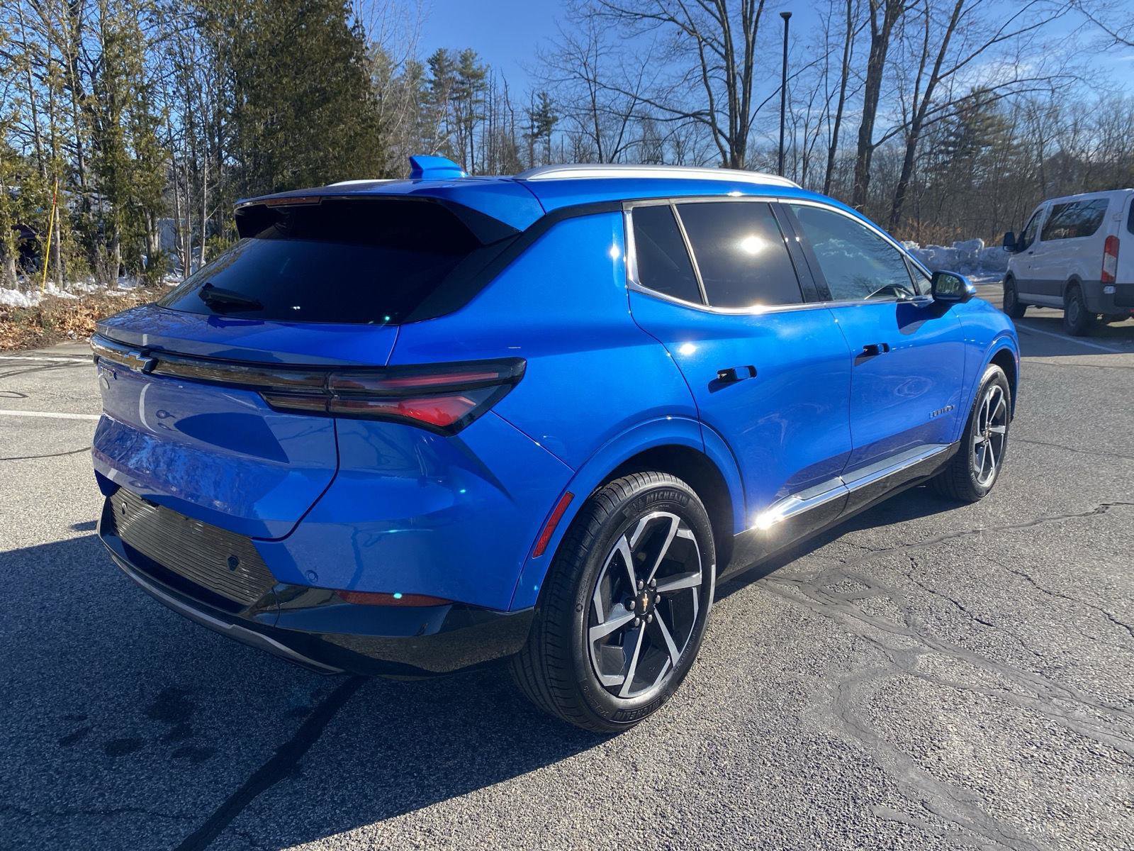 Used 2025 Chevrolet Equinox EV LT w/ Convenience Package image 5