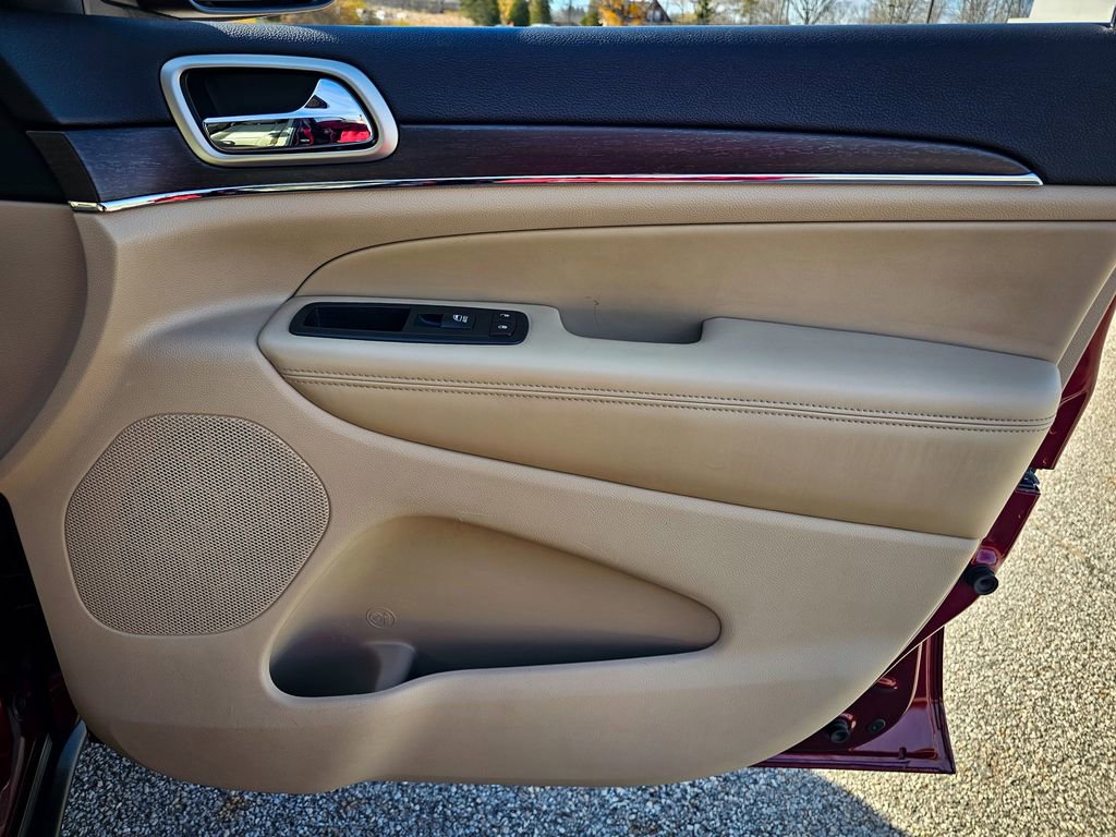 Used 2017 Jeep Grand Cherokee Limited image 46