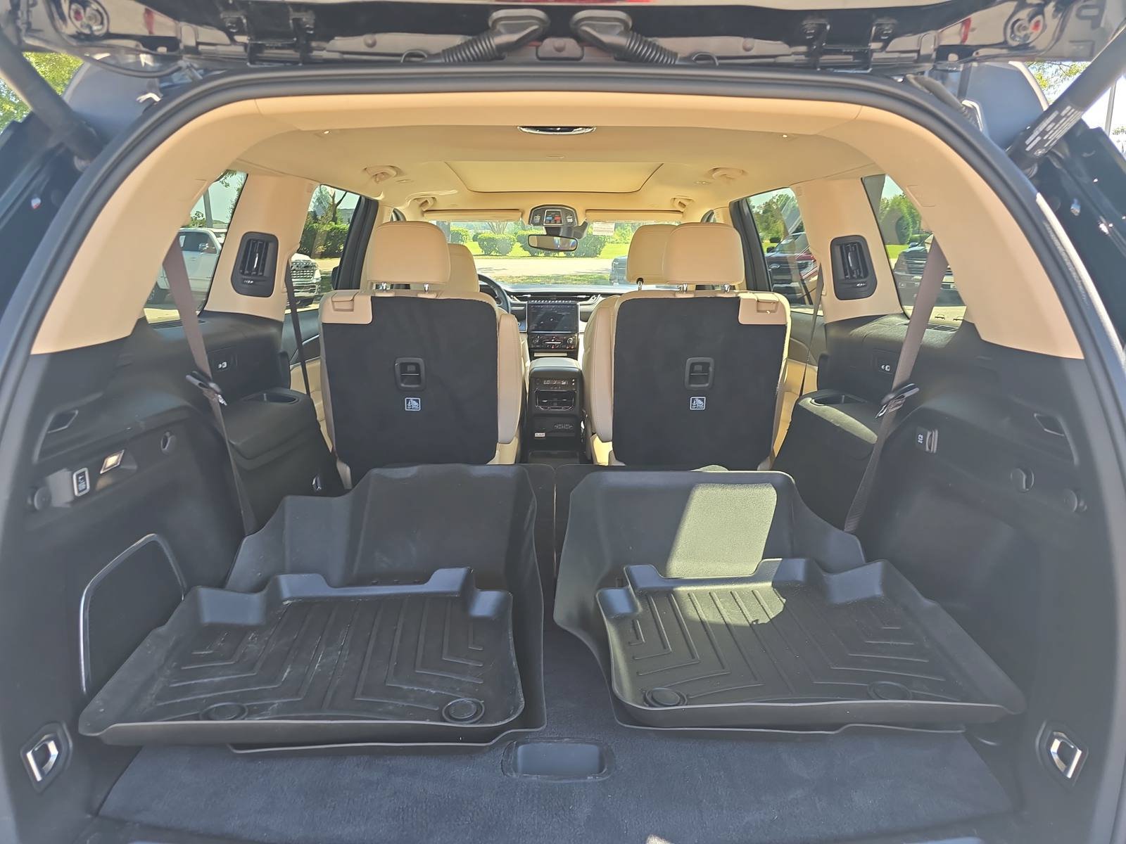 Used 2021 Jeep Grand Cherokee L Limited RWD image 13