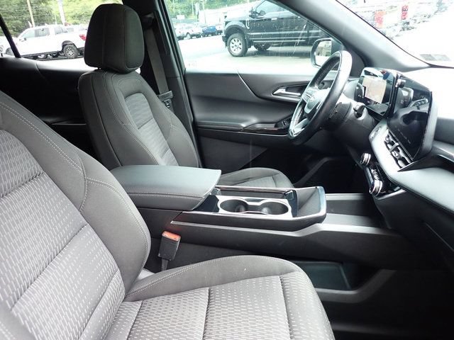 Used 2025 Chevrolet Equinox LT AWD/4WD image 9