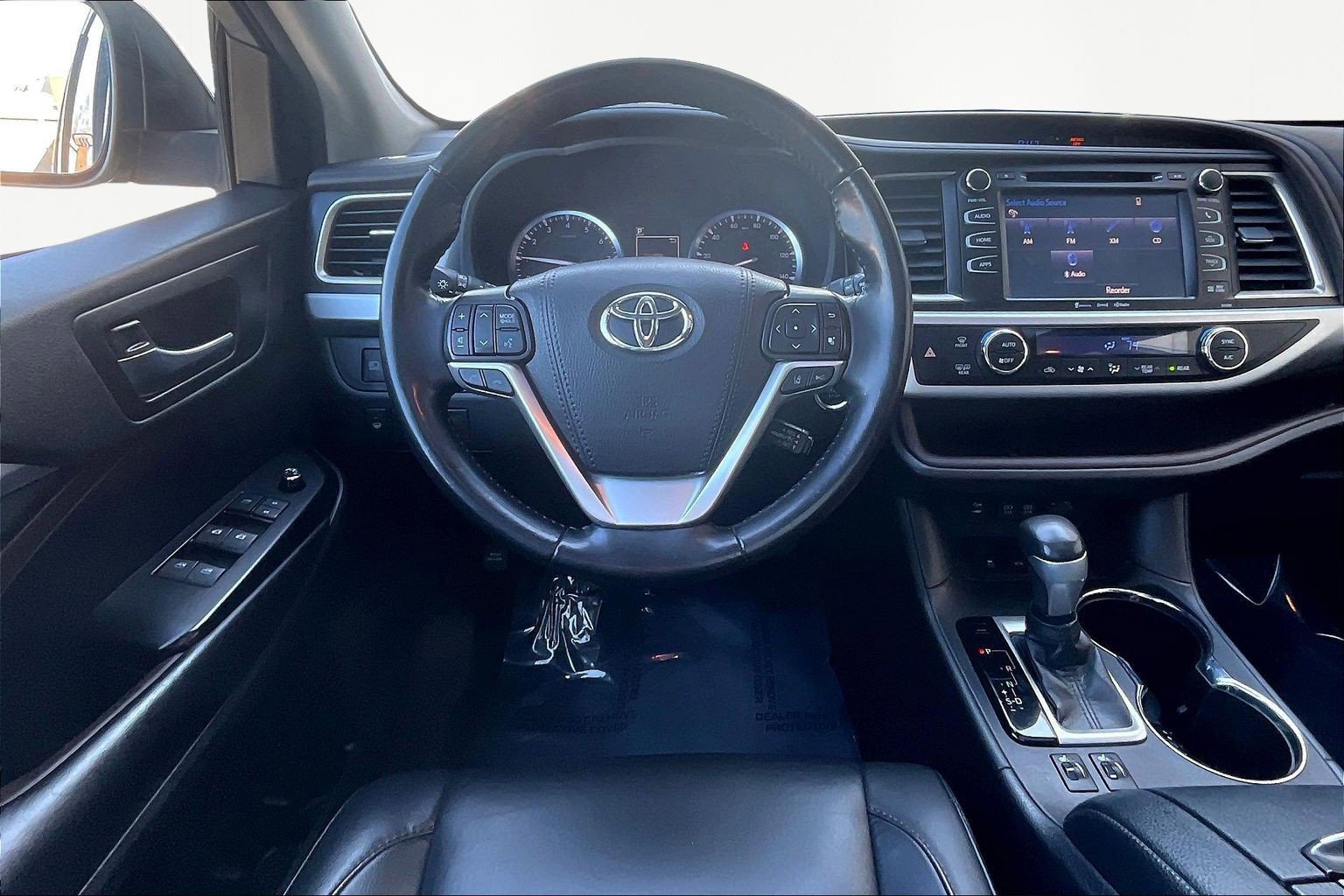 Used 2019 Toyota Highlander XLE image 8