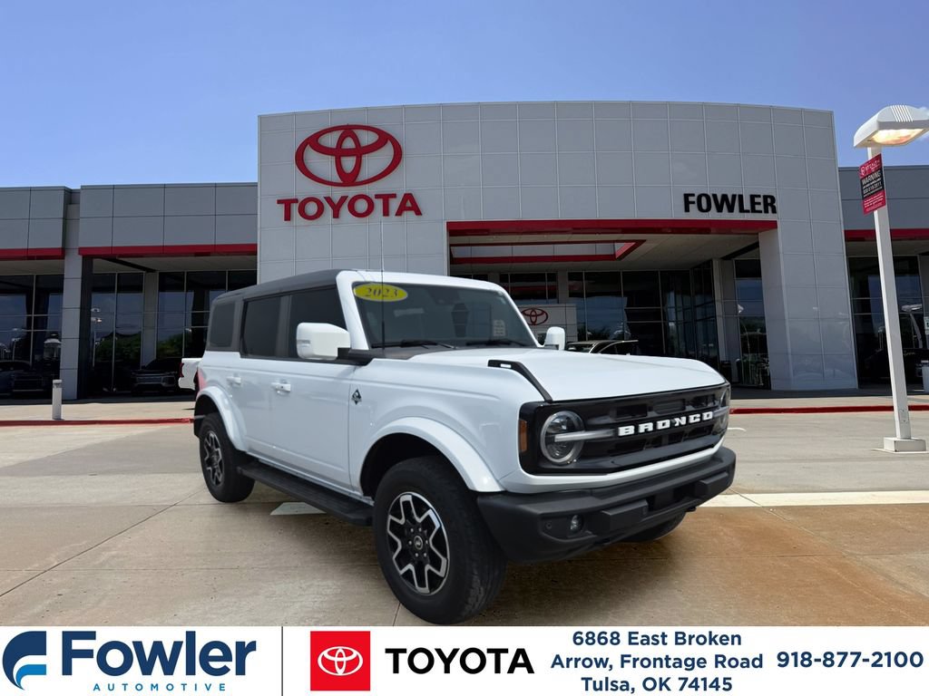Used 2023 Ford Bronco Outer Banks AWD/4WD image 3