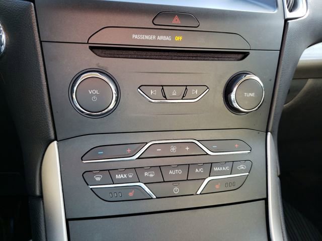 Used 2017 Ford Edge SEL w/ Equipment Group 201A image 25