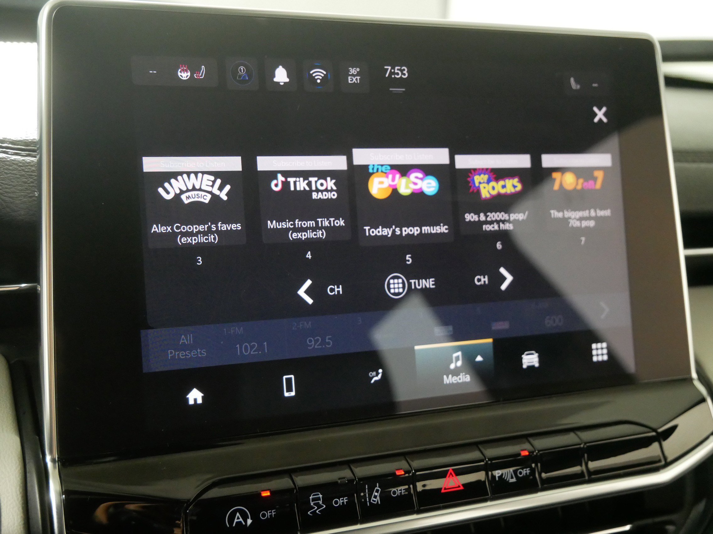 Used 2024 Jeep Compass Limited image 22