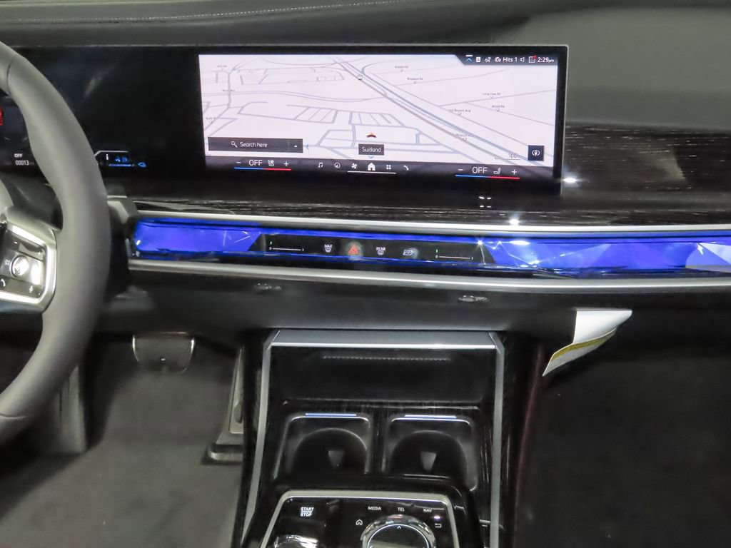 New 2025 BMW 750e xDrive image 25