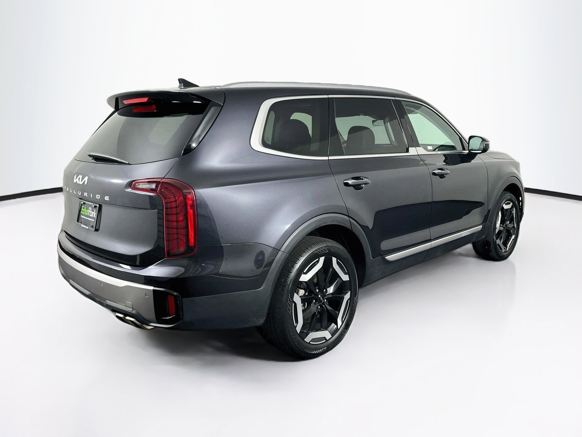 Used 2025 Kia Telluride S FWD image 9