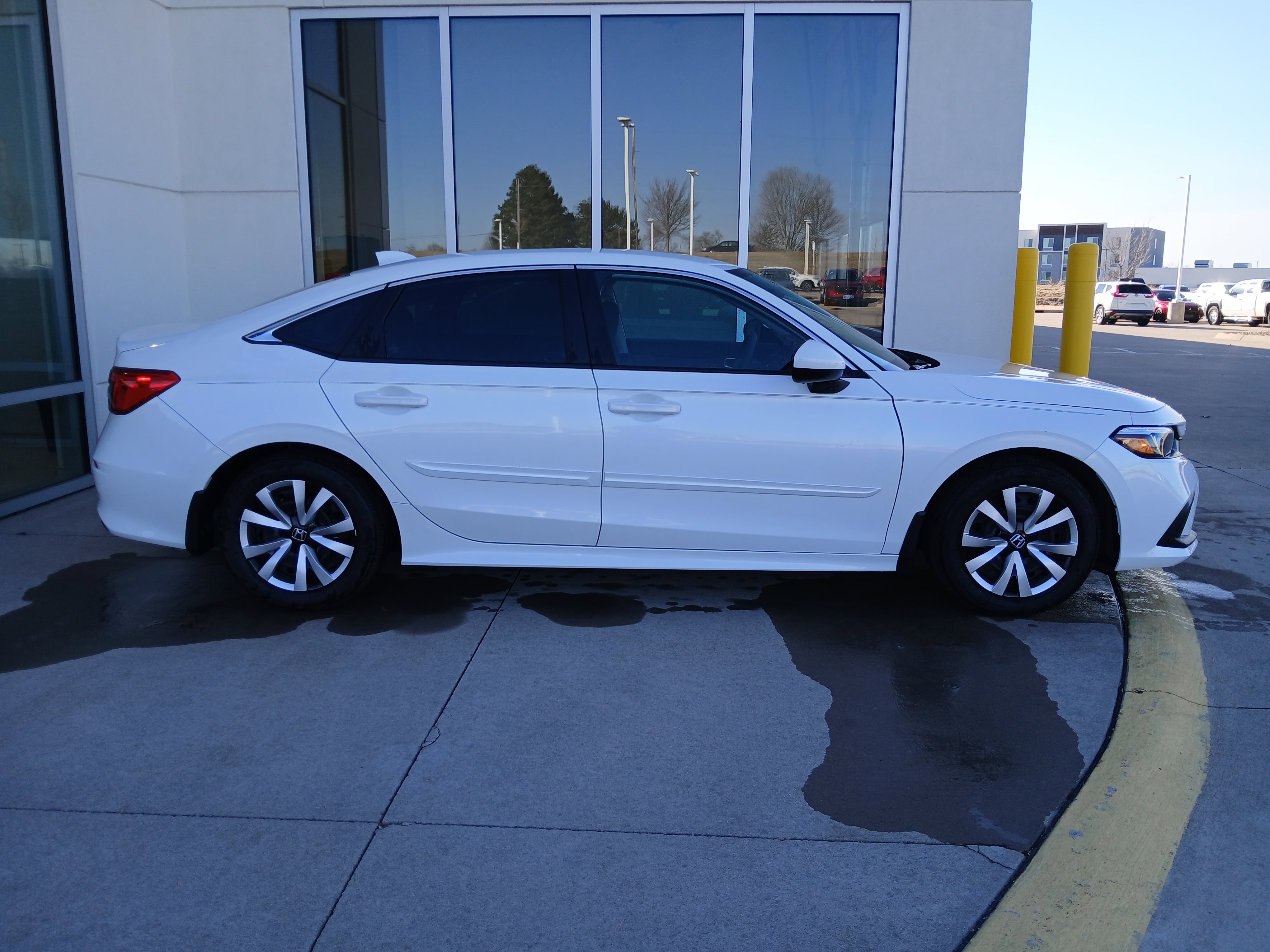 Used 2023 Honda Civic LX image 6