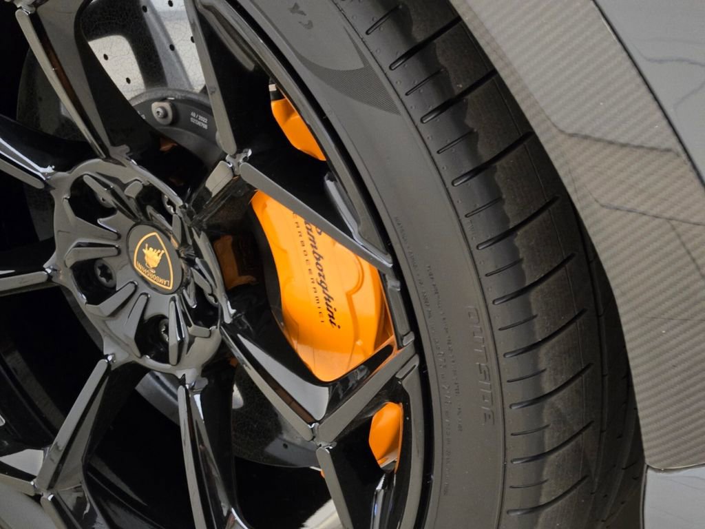 Used 2023 Lamborghini Urus Performante image 14