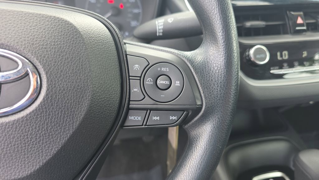 Used 2023 Toyota Corolla LE image 26