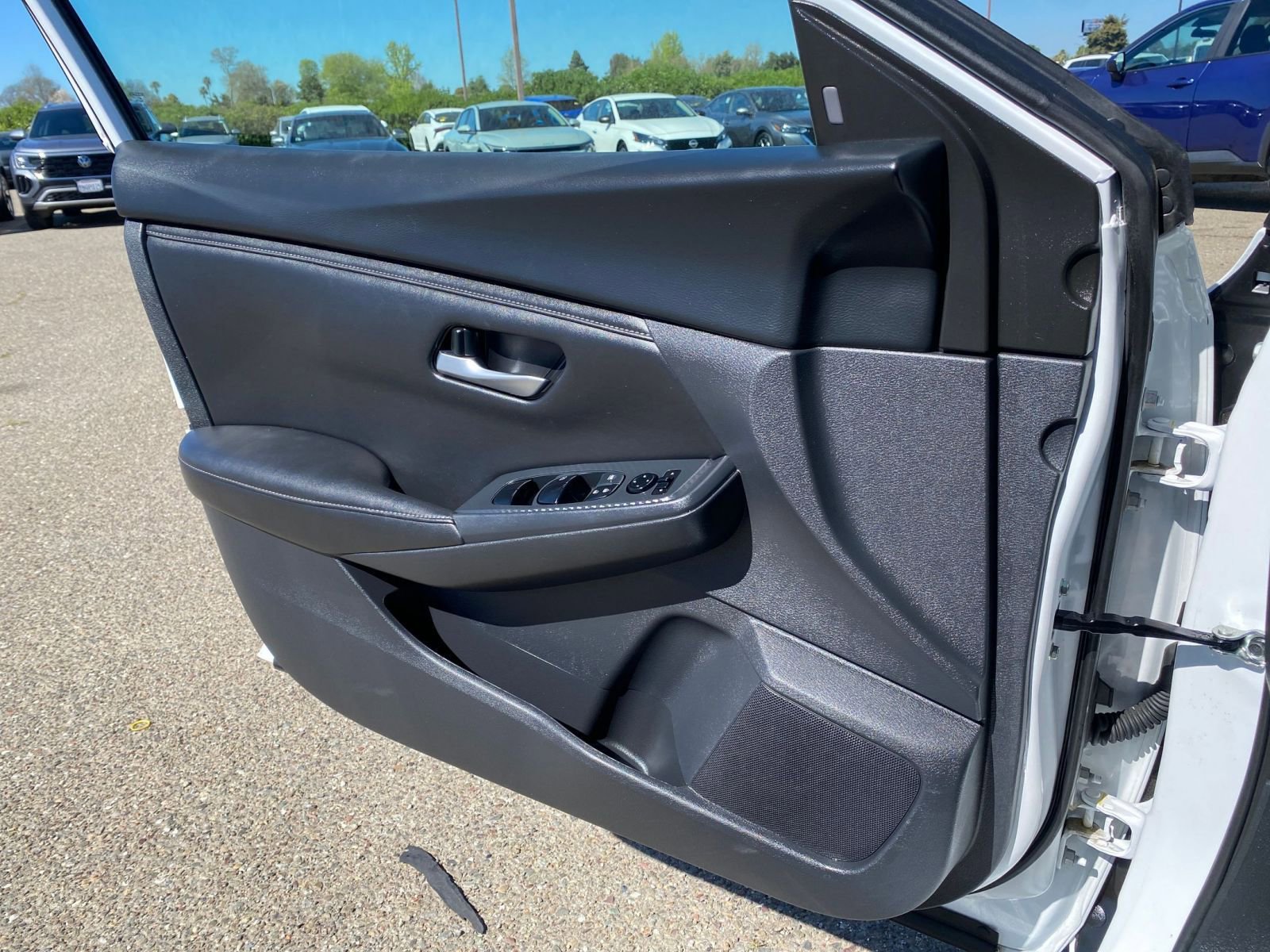 Used 2025 Nissan Sentra SV image 18