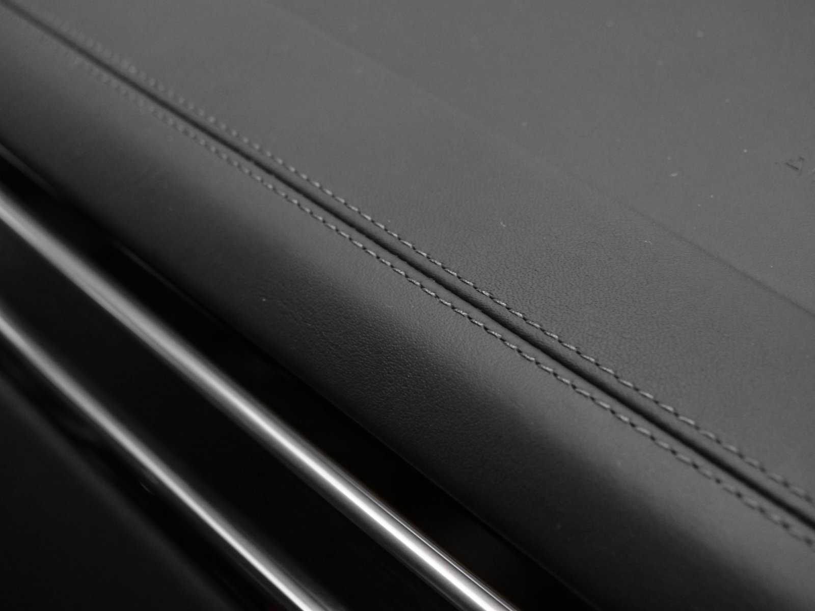 Used 2023 Porsche Cayenne GTS image 29