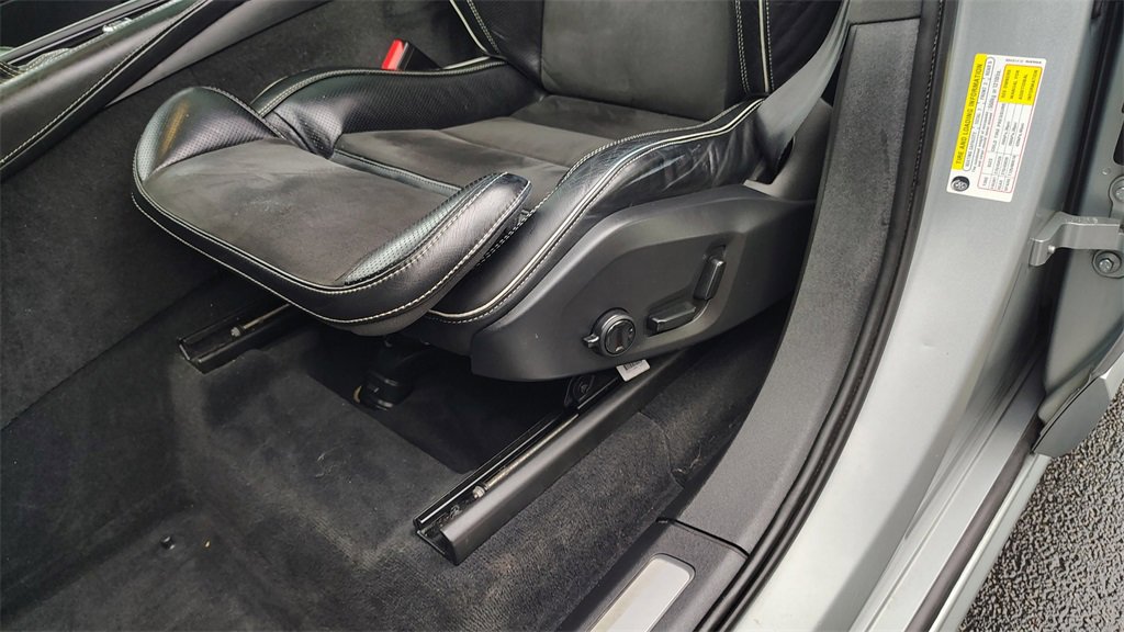 Used 2018 Volvo XC90 T6 R-Design w/ Convenience Package image 11