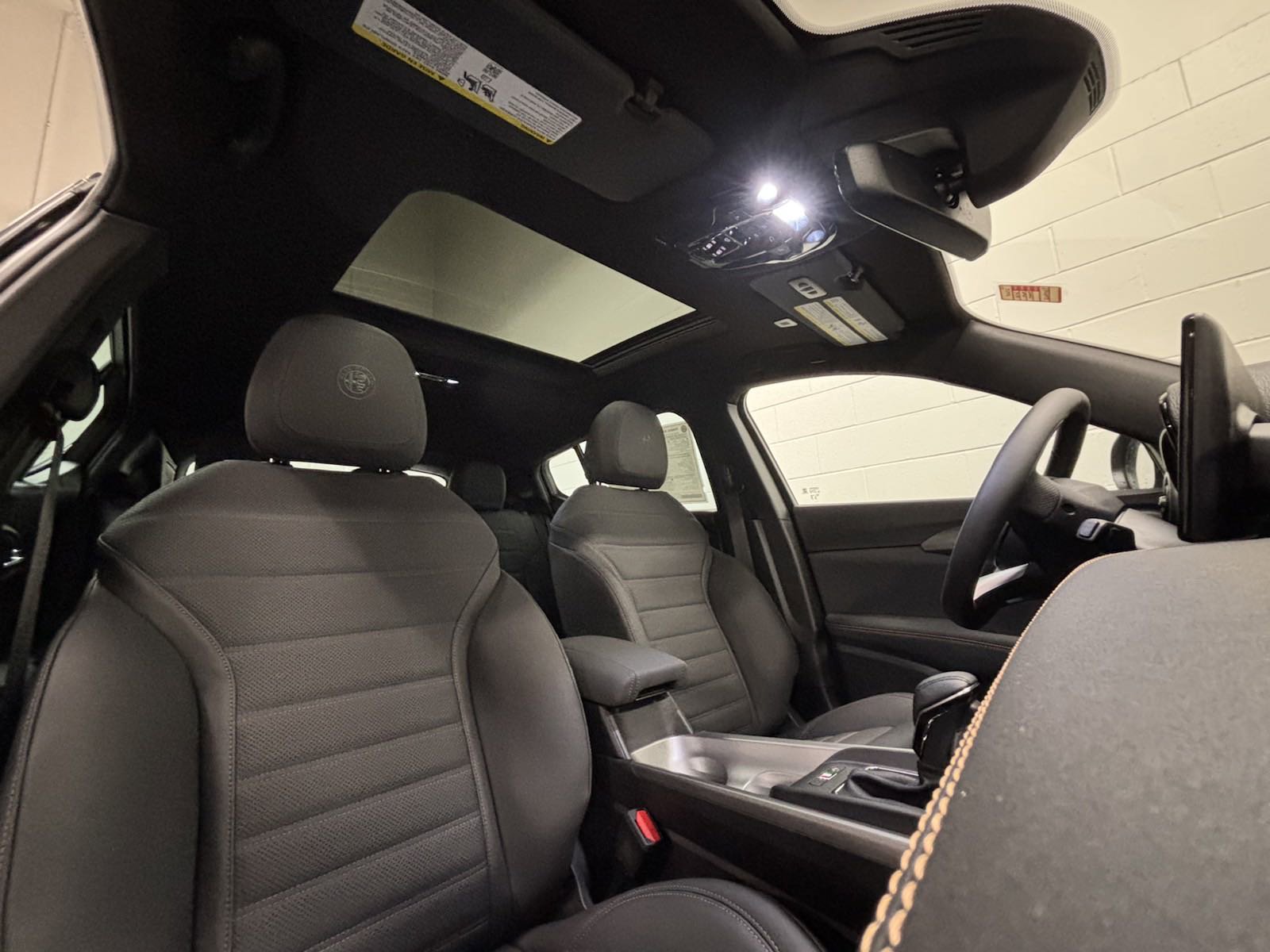 New 2025 Alfa Romeo Tonale w/ Premium Package image 12